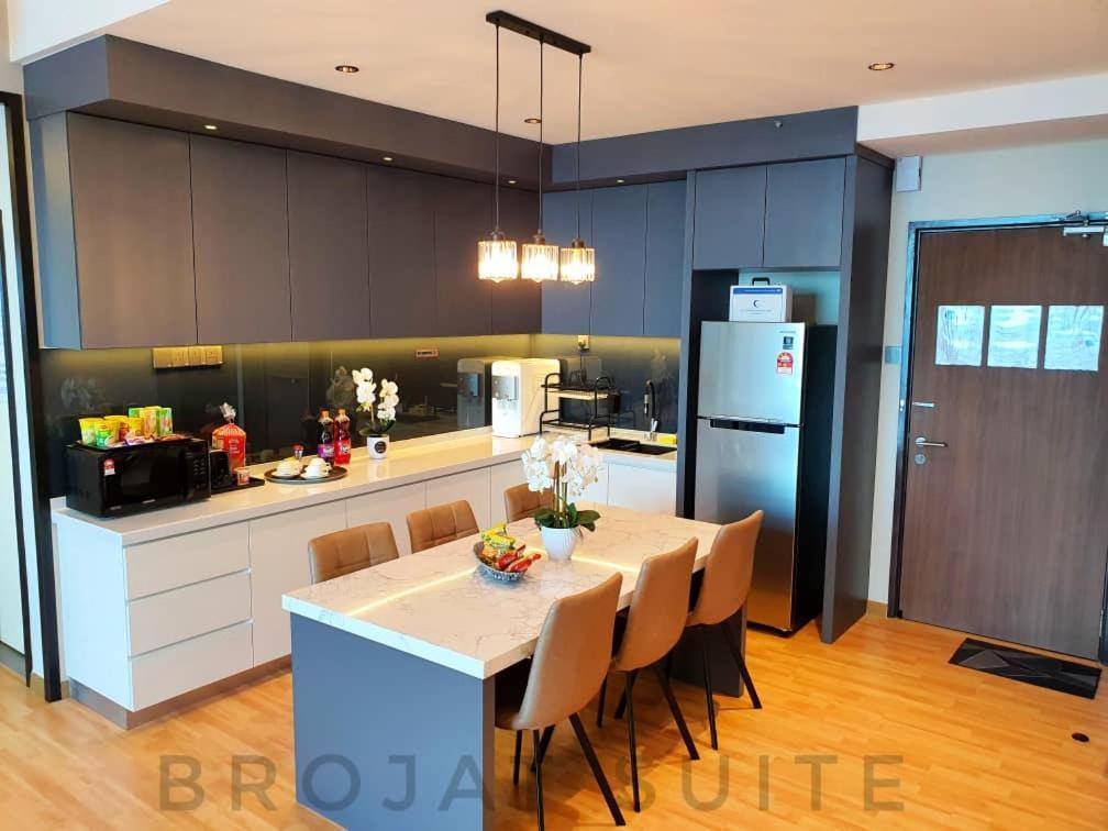 Brojat Suite Family Sea View @ Imperium Residence Kuantan Extérieur photo