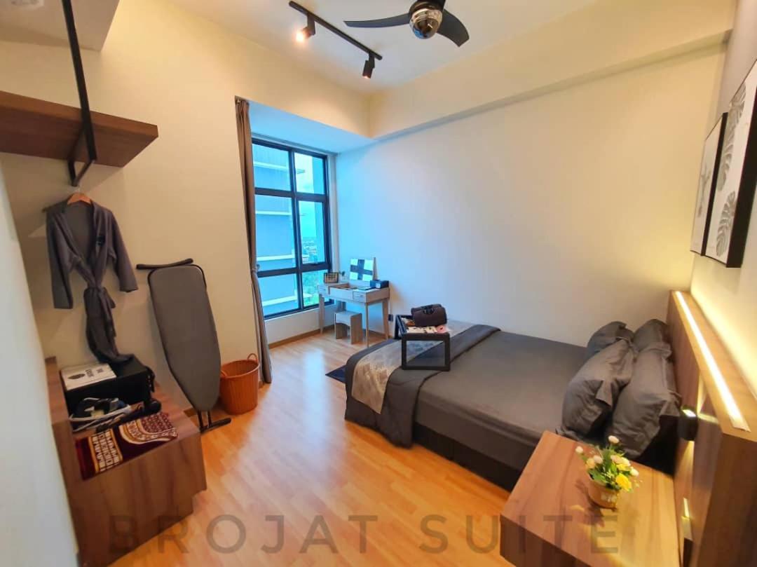 Brojat Suite Family Sea View @ Imperium Residence Kuantan Extérieur photo
